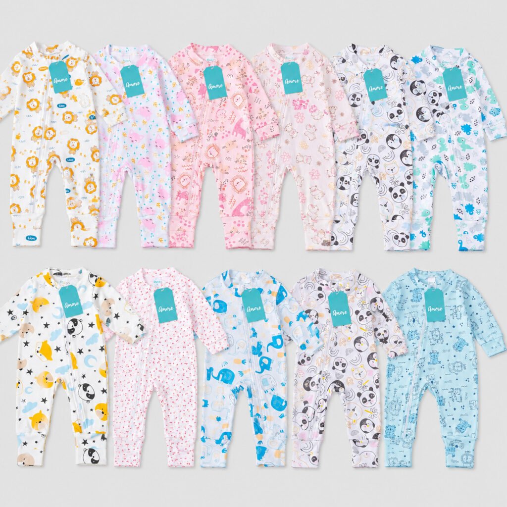 Kit com 3 macacões bebê vira pé estampados coloridos