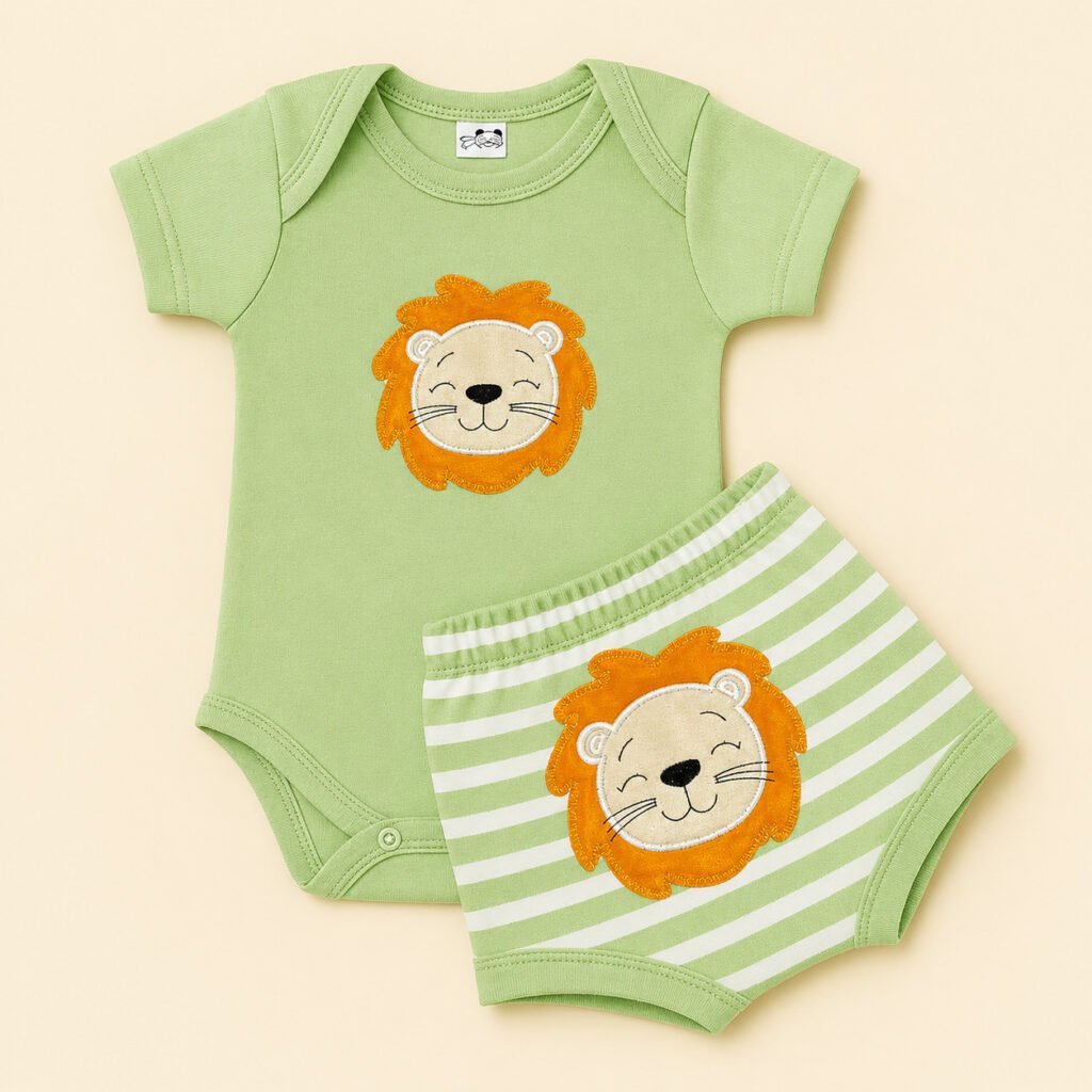 Conjunto body e short bebê manga curta 100% algodão confortável para uso diário.