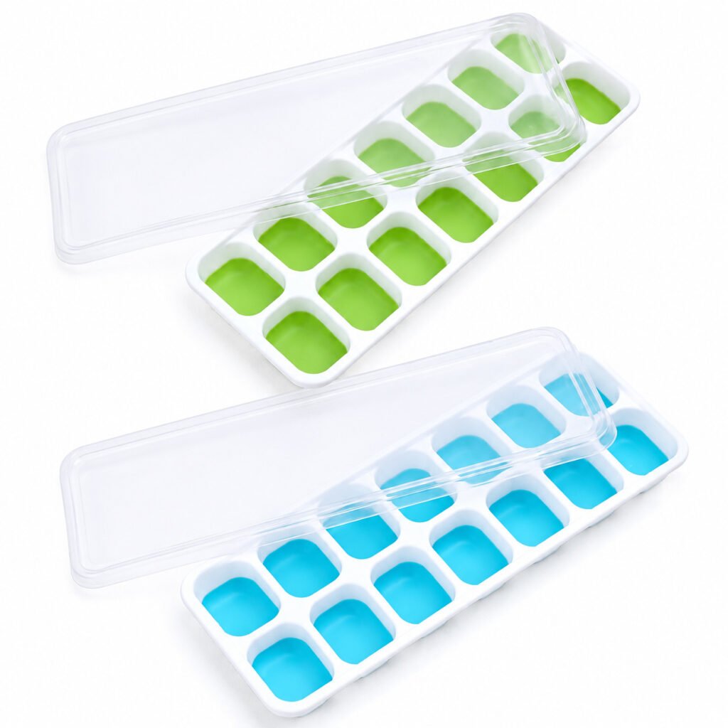 Forma de silicone para armazenar e congelar comida caseira de bebê com tampa.