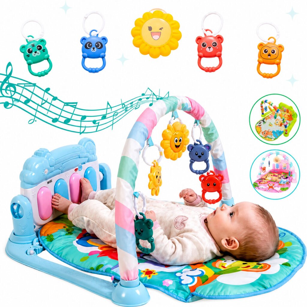 Bebê brincando em tapete interativo com piano e arco de brinquedos